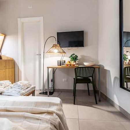 Dafne Room Un'Oasi Romana Per Coppie Экстерьер фото